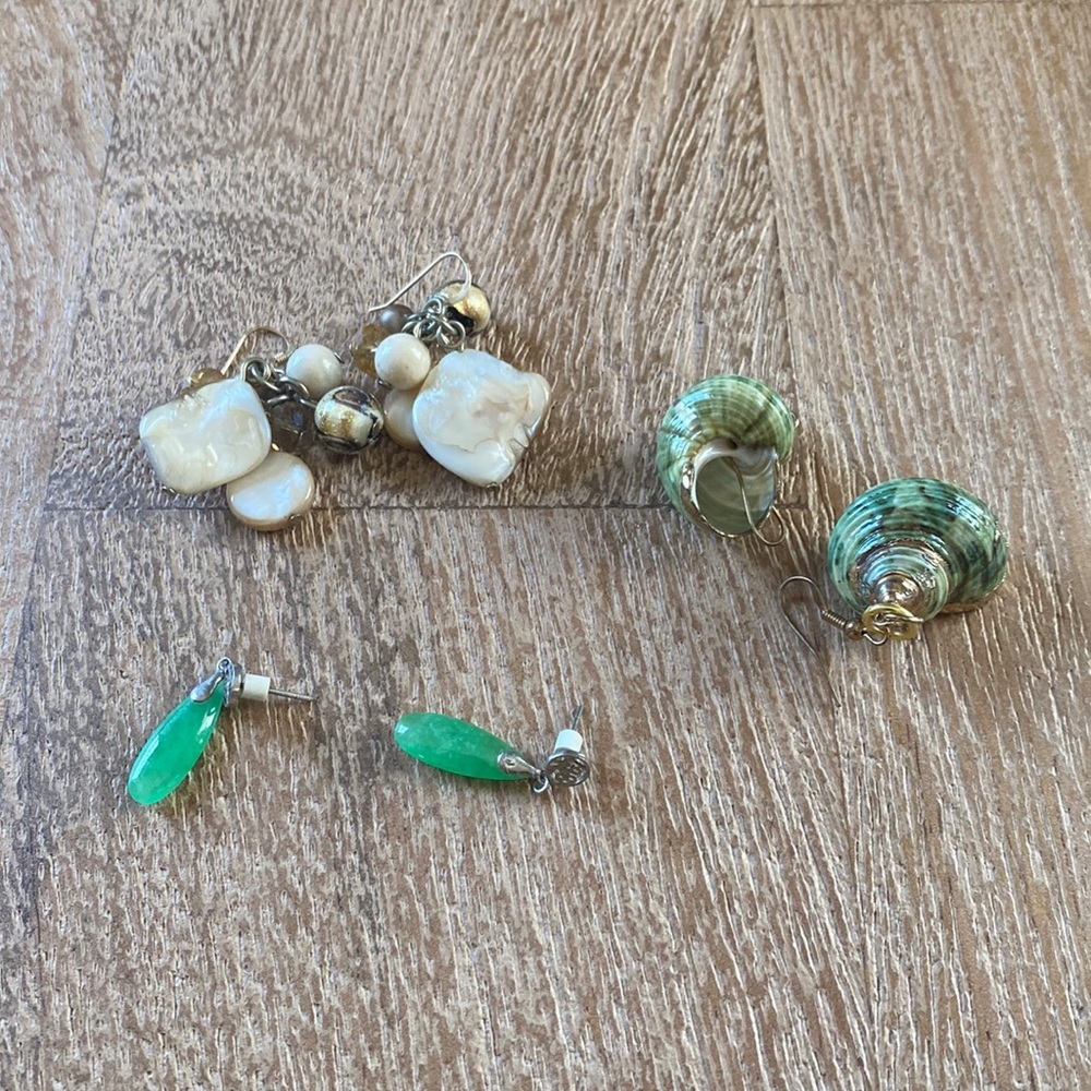 Lot of three fashion earrings